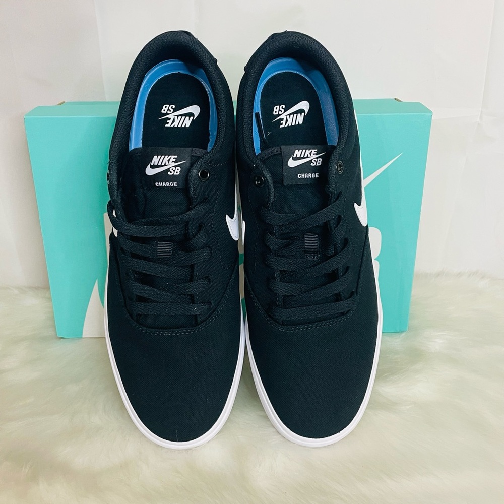 New Men’s Nike SB Charge Canvas Skateboarding Shoes  Black White - Picture 2 of 7